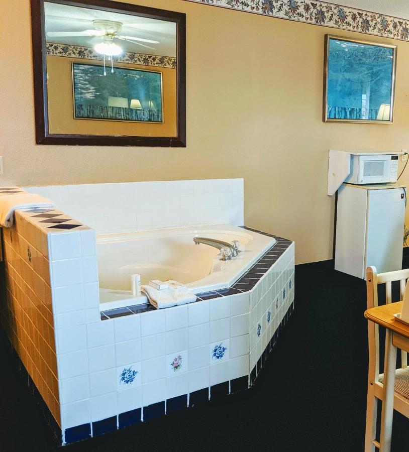 Executive Inn Thomson Экстерьер фото