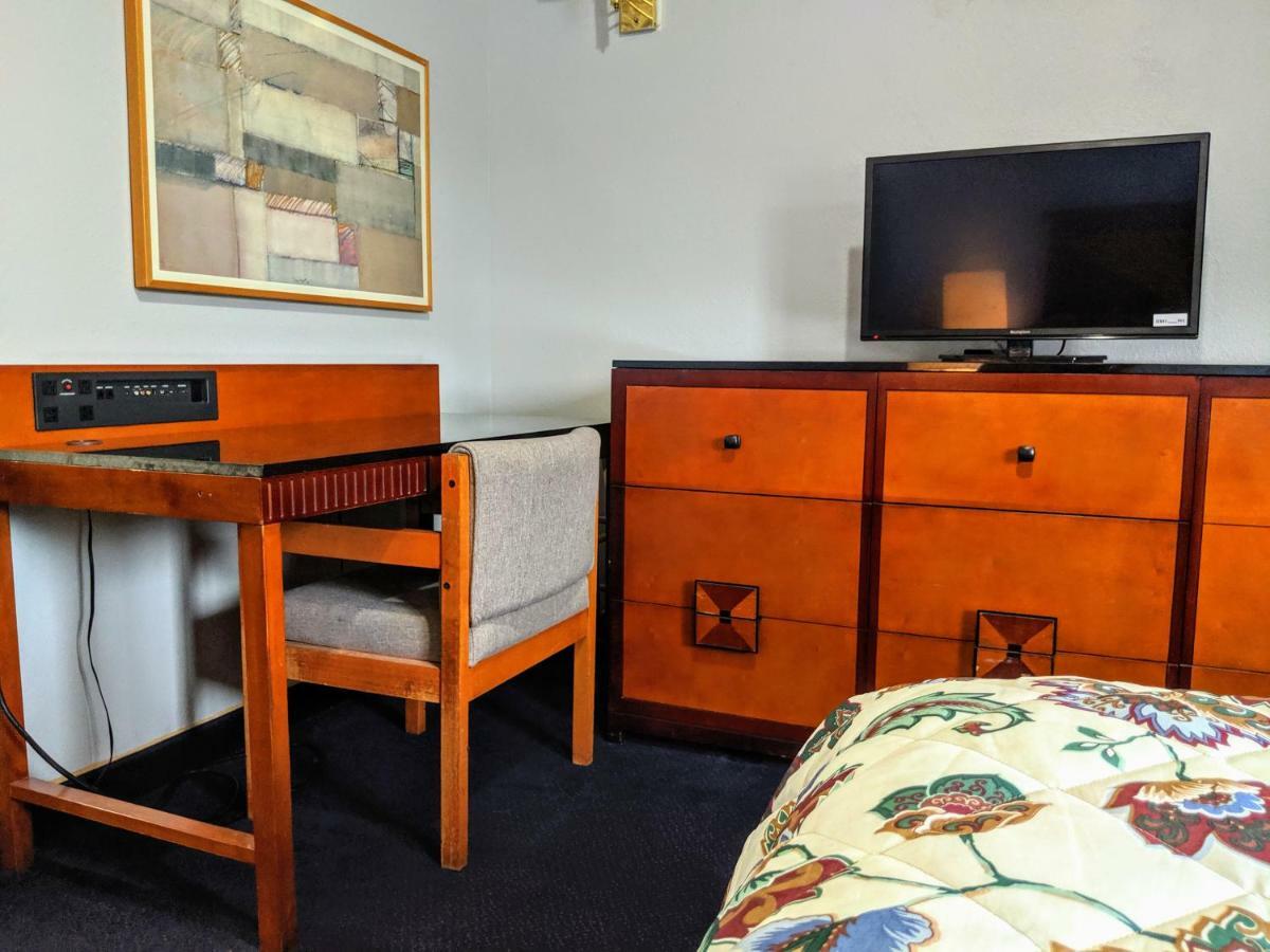 Executive Inn Thomson Экстерьер фото