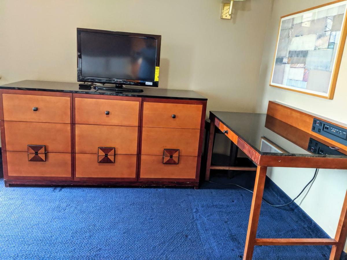 Executive Inn Thomson Экстерьер фото